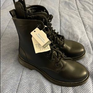 Time and tru black combat boots